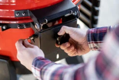 Kamado Joe Holzkohle Kugelgrill Kettle Joe -Barbecue Serien Geschäft 22252 kamado joe kettle joe deckelscharn 17 1615364445