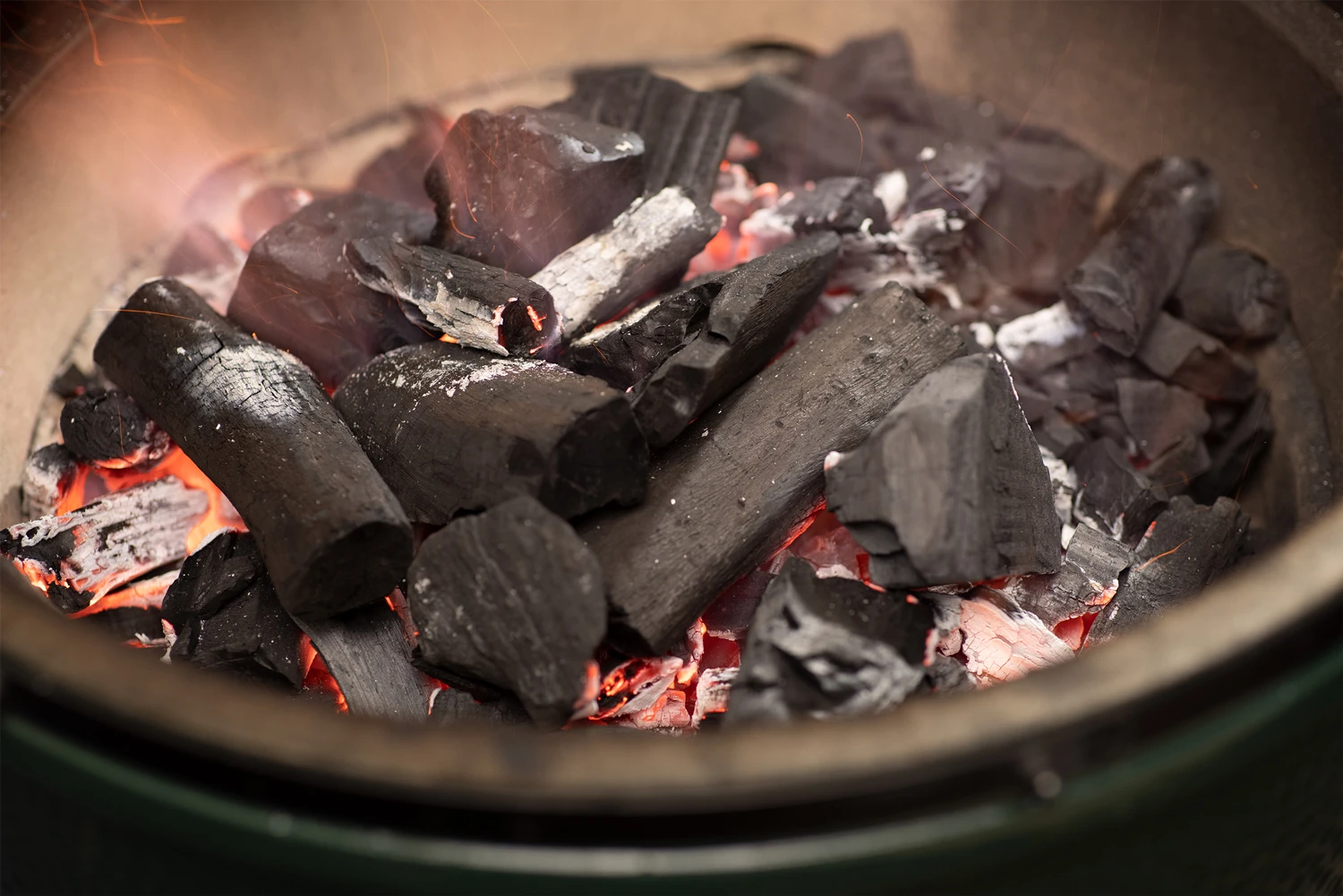 Big Green Egg Holzkohle Wildfire 5 Kg Karton - Kräuterbaum 5 Big Green Egg Holzkohle Wildfire 5 Kg Karton - Kräuterbaum – Bild 3