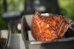 Broil King Rib Roaster / Gusseisen Kastenform 15 Broil King Rib Roaster / Gusseisen Kastenform -Barbecue Serien Geschäft Broil King Spare Rib Roaster 69615