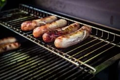 Grillfürst G490G 4-Brenner Einbaugrill - Black Edition - Mit Heckbrenner Und Gusseisen Rosten -Barbecue Serien Geschäft Grillfuerst Gasgrill G490G Bratwurst Warmhalterost