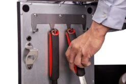 Grillfürst G510G 5-Brenner Gasgrill Mit Hochtemperaturbrenner Und Gusseisen Rosten - Feuerwehr Edition 31 Grillfürst G510G 5-Brenner Gasgrill Mit Hochtemperaturbrenner Und Gusseisen Rosten - Feuerwehr Edition -Barbecue Serien Geschäft Grillfuerst Gasgrill G510G Besteckhaken Leiste