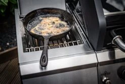 Grillfürst G620G 6-Brenner Gasgrill - Eintracht Frankfurt Edition - Gusseisenroste 37 Grillfürst G620G 6-Brenner Gasgrill - Eintracht Frankfurt Edition - Gusseisenroste -Barbecue Serien Geschäft Grillfuerst Gasgrill Gusspfanne Steakzon