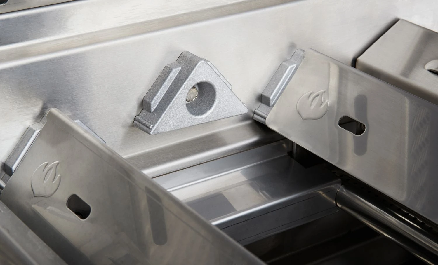 Napoleon Prestige Pro 665-3 Edelstahl Einbaugrill Erdgas - Inkl. Drehspieß - Modell 2023 8 Napoleon Prestige Pro 665-3 Edelstahl Einbaugrill Erdgas - Inkl. Drehspieß - Modell 2023 – Bild 6