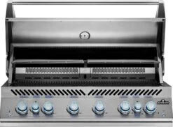 Napoleon 700-Series 44" BIG44 Edelstahl Einbaugrill Inkl. Drehspieß - Modell 2023 -Barbecue Serien Geschäft Napoleon Einbaugrill BIG44 Warmhalterost hinten