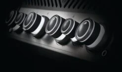 Napoleon Rogue SE 525 Gasgrill - All-black - Grillfürst Edition Inkl. Abdeckhaube - SMART Deal Inkl. Grillfürst Grill Control - Modell 2022 27 Napoleon Rogue SE 525 Gasgrill - All-black - Grillfürst Edition Inkl. Abdeckhaube - SMART Deal Inkl. Grillfürst Grill Control - Modell 2022 -Barbecue Serien Geschäft Napoleon Gasgrill SE525 Drehregler beleuchtet