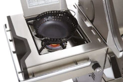 Napoleon Prestige Pro 825-3 Edelstahl Gasgrill Inkl. Drehspieß Und Bodenbeleuchtung - Modell 2023 - SMART Deal Inkl. Grillfürst Grill Control Mit Companion Device Und Einstichthermometer 35 Napoleon Prestige Pro 825-3 Edelstahl Gasgrill Inkl. Drehspieß Und Bodenbeleuchtung - Modell 2023 - SMART Deal Inkl. Grillfürst Grill Control Mit Companion Device Und Einstichthermometer -Barbecue Serien Geschäft Napoleon Prestige Pro 825 Seitenbrenner Gemuesekorb