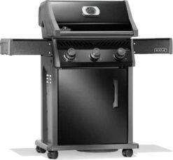 Napoleon Rogue 425 Gasgrill - All Black - Modell 2023 - Inkl. Abdeckhaube Und Grillplatte -Barbecue Serien Geschäft Napoleon Rogue R425 Gasgrill All Black seitlich