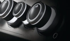 Napoleon Rogue SE 425 Edelstahl Gasgrill Mit Sizzle Zone Und Heckbrenner - Modell 2023 22 Napoleon Rogue SE 425 Edelstahl Gasgrill Mit Sizzle Zone Und Heckbrenner - Modell 2023 -Barbecue Serien Geschäft Napoleon Rogue SE Drehknoepfe beleuchtet