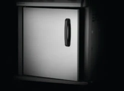 Napoleon Rogue SE 425 Edelstahl Gasgrill Mit Sizzle Zone Und Heckbrenner - Modell 2023 32 Napoleon Rogue SE 425 Edelstahl Gasgrill Mit Sizzle Zone Und Heckbrenner - Modell 2023 -Barbecue Serien Geschäft Napoleon Rogue SE425 Unterschrank Tueren Edelstahl