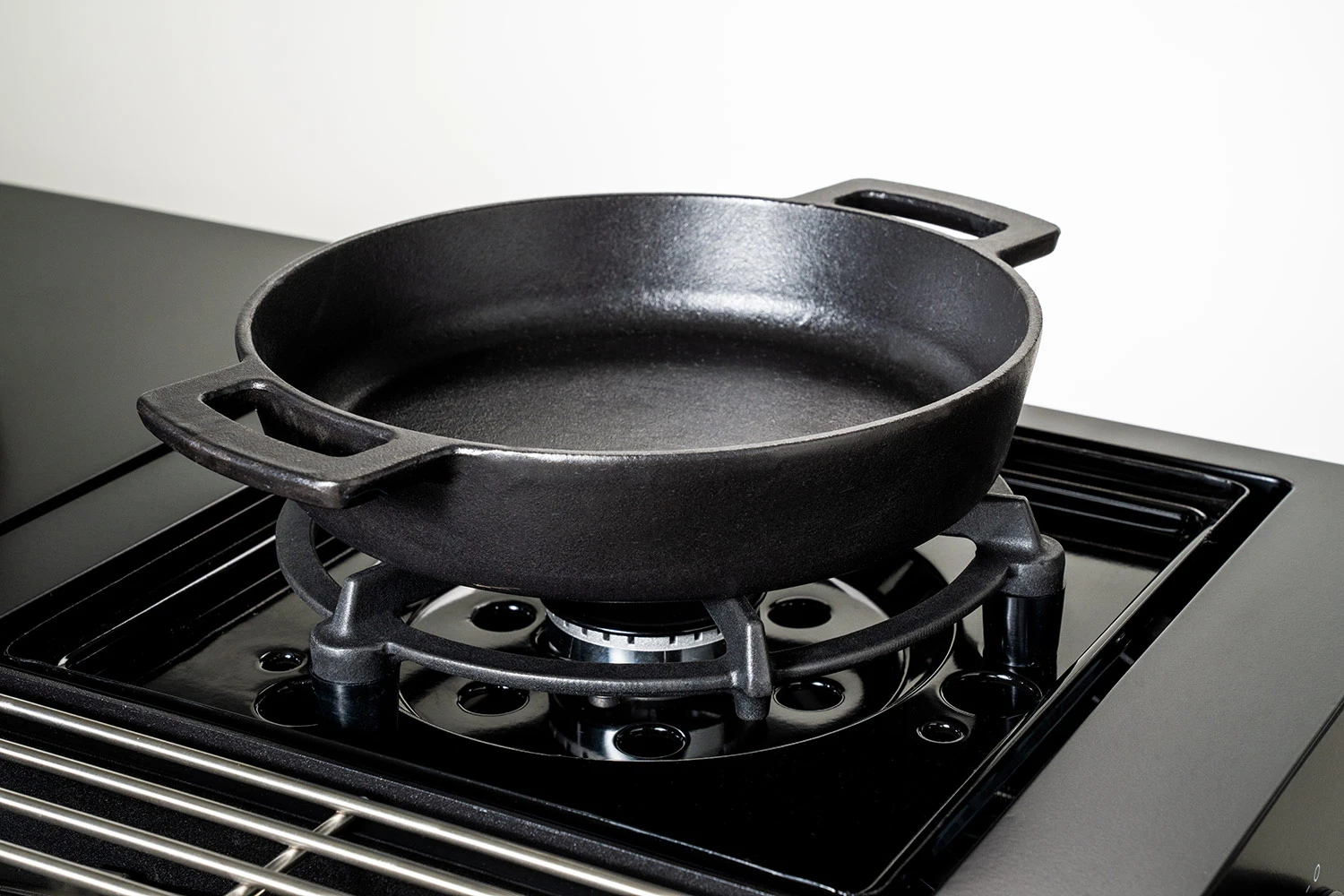 Outdoorchef Gusseisen Pfanne Ø 24 Cm 3 Outdoorchef Gusseisen Pfanne Ø 24 Cm