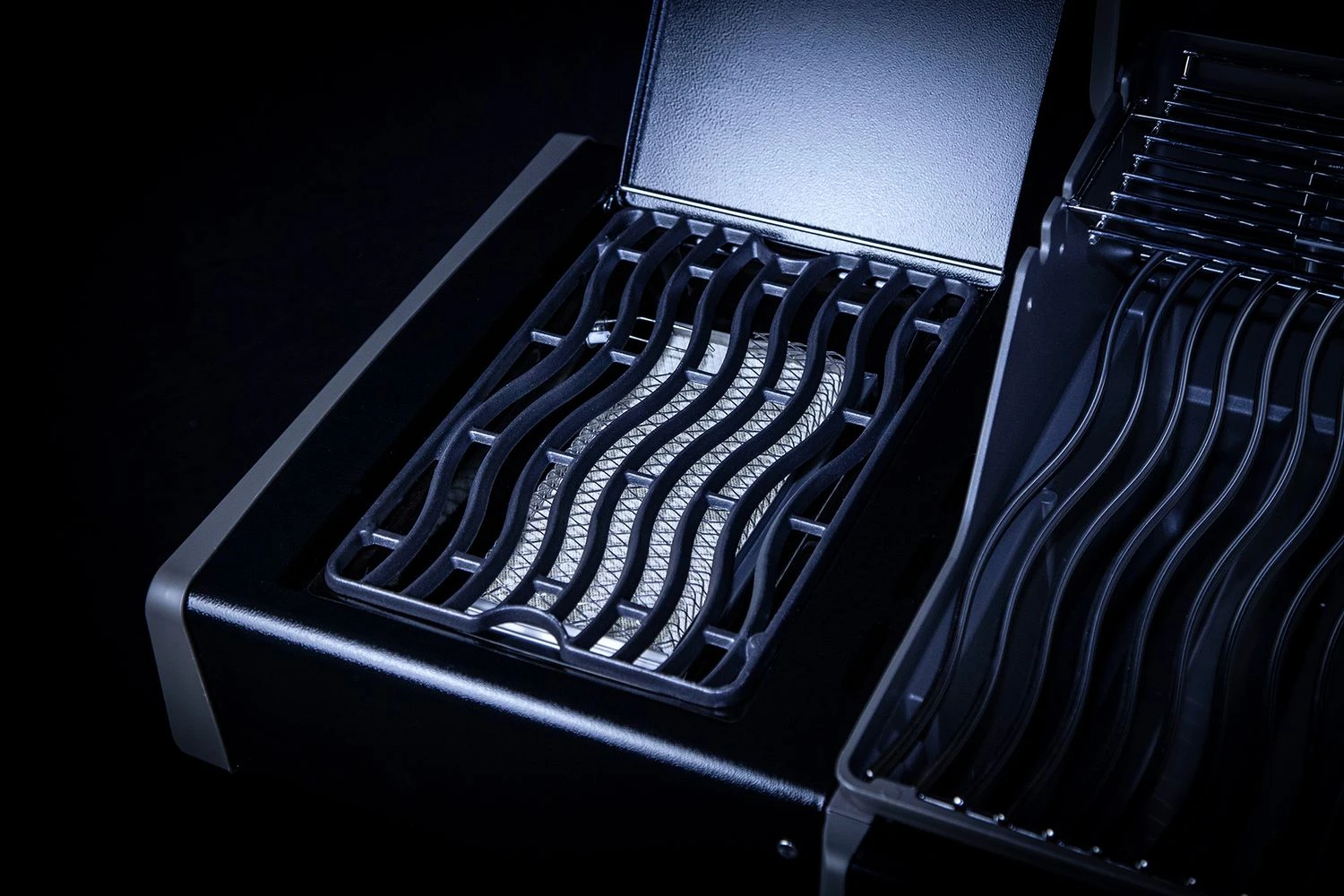 Napoleon Rogue SE 525 Gasgrill - All-black - Grillfürst Edition Inkl. Abdeckhaube - SMART Deal Inkl. Grillfürst Grill Control - Modell 2022 11 Napoleon Rogue SE 525 Gasgrill - All-black - Grillfürst Edition Inkl. Abdeckhaube - SMART Deal Inkl. Grillfürst Grill Control - Modell 2022 – Bild 9