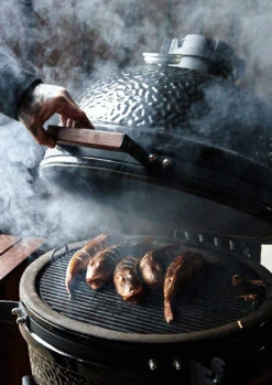 The Bastard Keramikgrill Classic Large - Complete - Schwarz Glänzend - Modell 2023 -Barbecue Serien Geschäft The Bastard Classic Large Keramikgrill Complete