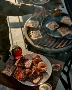 The Bastard Keramikgrill Classic Large - Complete - Schwarz Glänzend - Modell 2023 -Barbecue Serien Geschäft The Bastard Large Keramikgrill Complete