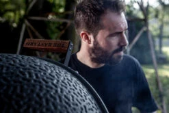 The Bastard Keramikgrill Urban Large - Complete - Schwarz Matt - Modell 2023 27 The Bastard Keramikgrill Urban Large - Complete - Schwarz Matt - Modell 2023 -Barbecue Serien Geschäft The Bastard Urban Large Keramikgrill matter Look