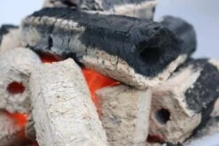 Greek Fire Holzkohlebriketts 10kg -Barbecue Serien Geschäft greek fire briketts glut detail 1