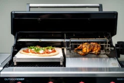 Outdoorchef Dualchef 425 G BZ Gasgrill Mit Blazing Zone Infrarotbrenner + DGS Gusseisen Grillrost 2 Stk.+ DGS Gemüse Grillrost 2 Stk. -Barbecue Serien Geschäft outdoorchef dualchef 425 g rotisserie und pizza 18 700 16